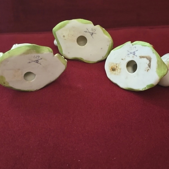 Vintage 90s Homco Porcelain Bisque Frog Figurines 3 Pc. - Picture 6 of 7